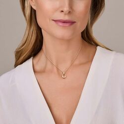 Geelgouden collier met ovale hanger
