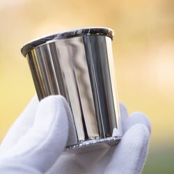 Zilveren geboortebeker recht eierand direct graveren