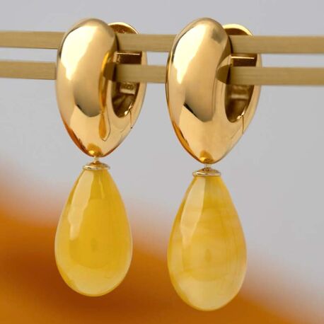 Heide Heinzendorff grote druppelaanhangers warmgeel E43