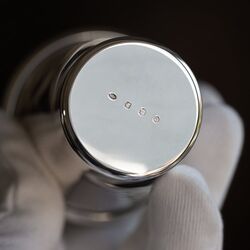 Zilveren kinderbeker vaas glad uitlopend