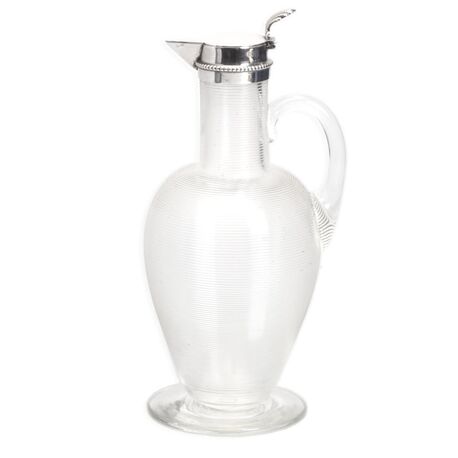 Draadglas karaf met zilver montuur gemaakt rond 1900