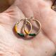 Vintage gouden oorringen met oranje en groen emaille