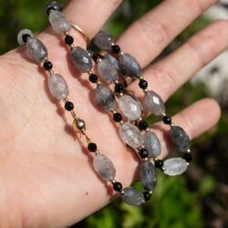 14krt gouden collier met kwarts en onyx