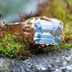 Vintage 14krt roségouden ring met synt. blauw spinel