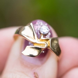 Vintage 18 krt met natuurlijk diamant