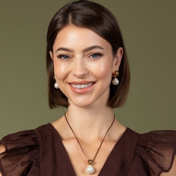 Heide Heinzendorff witte parel aanhangers barok E13