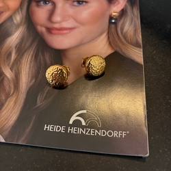 Heide Heinzendorff verguld zilveren oorstekers Ann gehamerd