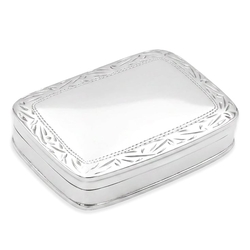 Rechthoek zilveren doosje met gravering 5,3 x 3 ,8 cm