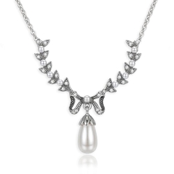 GL collier met hanger bloemen strik en crystalparel