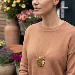 Collier groot gingko blad met ioliet Bruno da Rocha 33,2 gr.