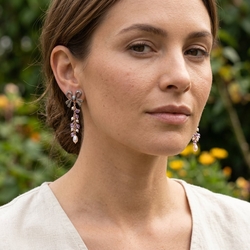 Lange oorbellen strik met amethist, parels en strass