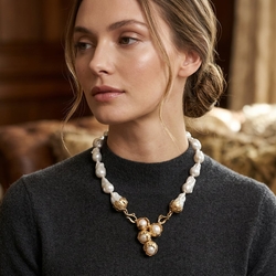 Bruno da Rocha verguld zilver barokparel collier met bloesem ornament