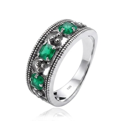 Zilveren ring met groen agaat
