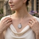 Starborn wit kwarts druzy apatiet hanger met opaal coating
