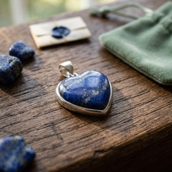Zilveren hart hanger met lapis 