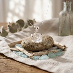 Zilveren hanger met herkimer diamant