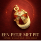 Vintage 18 karaat gouden hanger of bedel petje met rood emaille