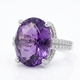 Witgouden ring met grote amethist en 114 briljantjes