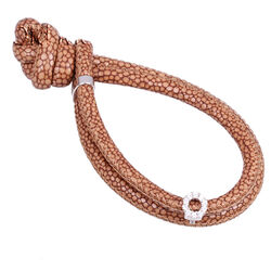 Side click on charms met zirconia