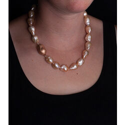 Parelsnoer met rose verguld zilver slot