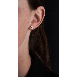 Zilveren oorbellen geel emaille bloem met diamant