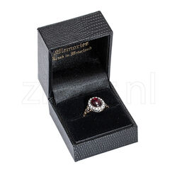 Gouden ring met granaat en roosdiamant