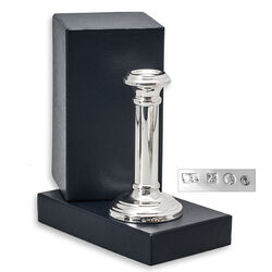 Zilver kandelaar met gladde buis en ronde voet