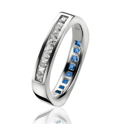 Zilveren ring van ZInzi met blauw en wit zirkonia