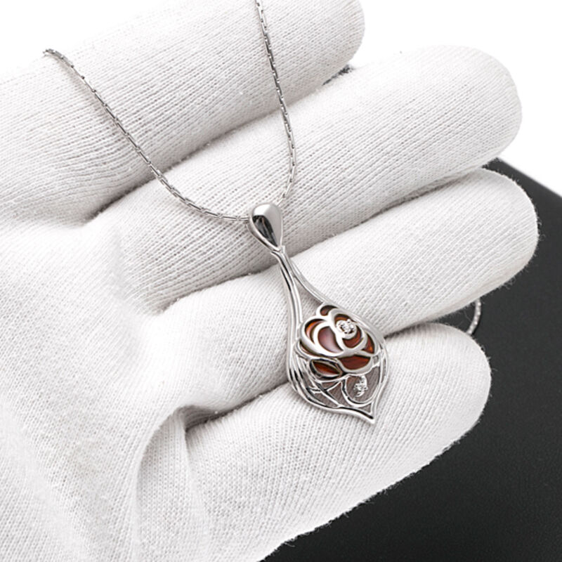 krijgen herstel Voorzichtig Zilver collier met hanger roos met rood emaille en diamant - Nicole Barr