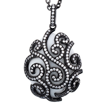 Zwart wit ei hanger met agaat Fabergé
