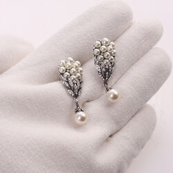 Zilver collier met oorstekers witte glaspareltjes