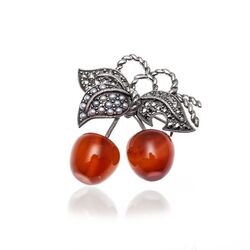 Zilveren broche kersentros carneeol en markasiet
