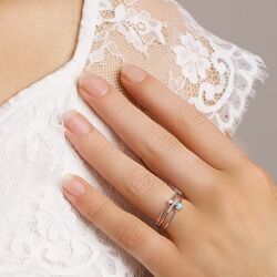 Witgouden ring bezet met blauw topaas