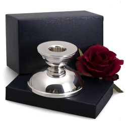 Zilveren kandelaar modern ontwerp