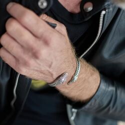 Stoere zilveren armband S22 van Silk slangenarmband topstuk nu bij Zilver.nl