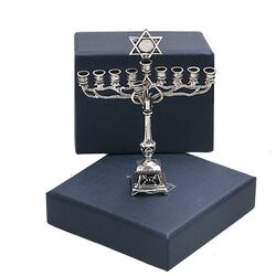 miniatuur zilveren Joodse Chanoeka kandelaar 