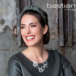 Bastian Inverun frontline met cirkels collier 39391