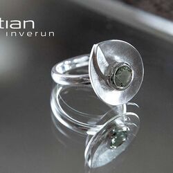 Bastian Inverun zilveren ring blad met groen amethist