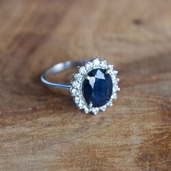 Zilveren ring met saffier en zirkonia