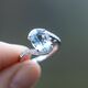 Witgouden diamanten ring bezet met aquamarijn