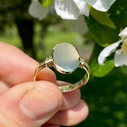 Massief geelgouden zegelring ovaal gediamanteerd