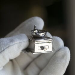 miniatuur zilveren koffiemolen 18e eeuws Amsterdam