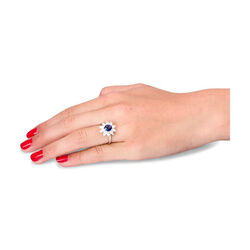 witgouden ring met saffier en peervormige diamanten