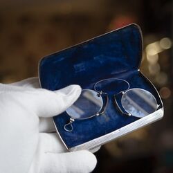 zilveren brillenkoker fijn ribpatroon rond 1900