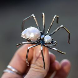 Bruno da Rocha zilveren spinbroche barok parel