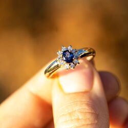 Geelgouden ring saffier en diamant