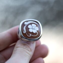 Zilveren ring camee met bloem van Diluca Cameo Italiano