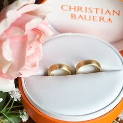 Gouden heren trouwring gematteerd van Christian Bauer