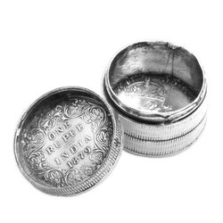 antiek zilveren muntendoosje India 1 rupee koningin Victoria