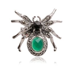Spin met onyx en groen agaat met pin sluiting